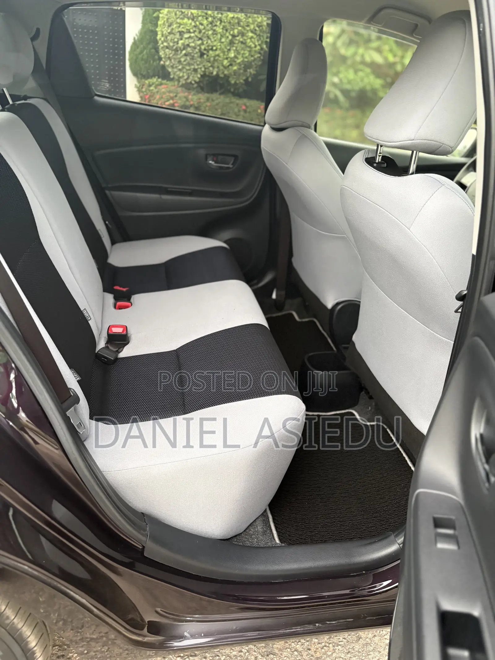 Toyota Vitz 1.3 AWD 3dr 2015 Burgundy