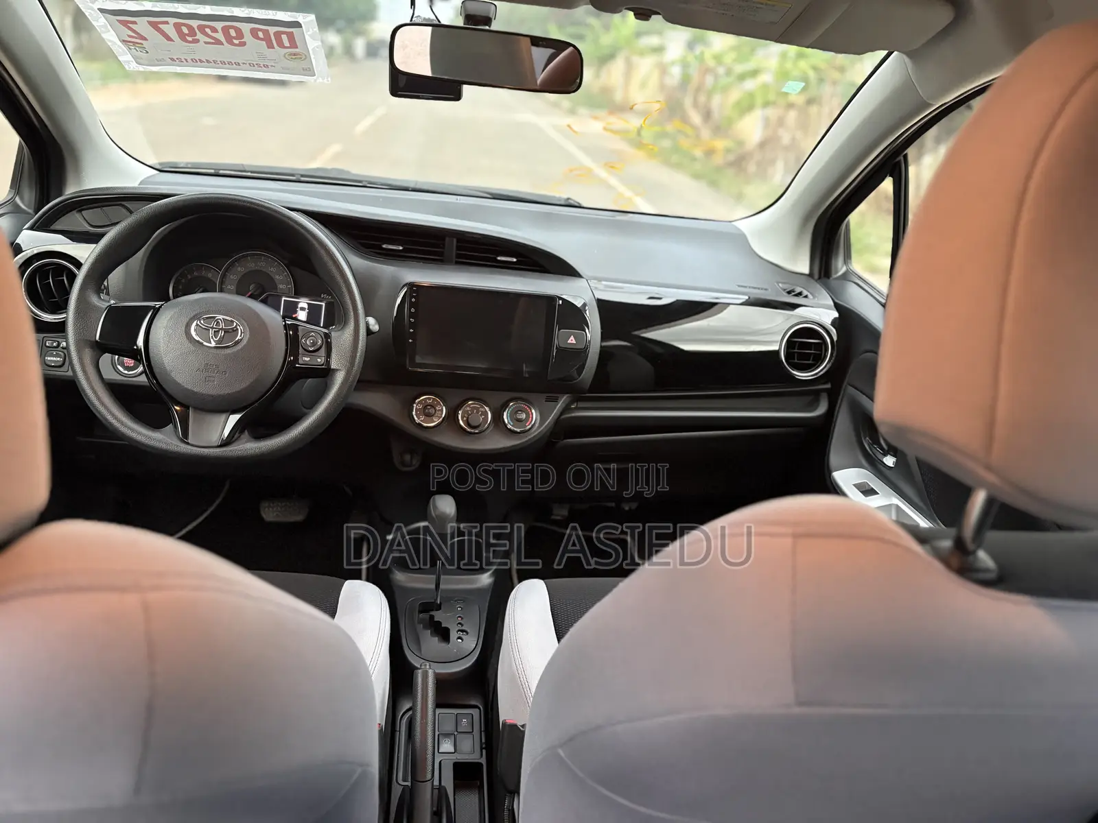 Toyota Vitz 1.3 AWD 3dr 2015 Burgundy