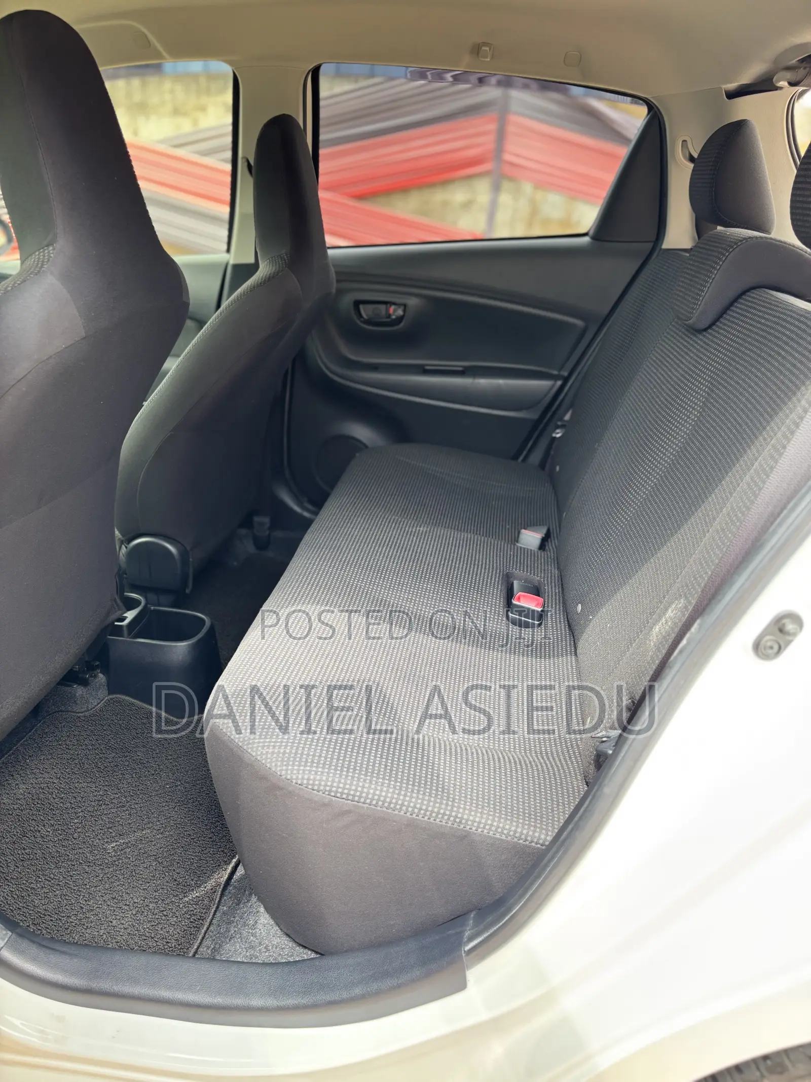 Toyota Vitz 1.3 AWD 3dr 2015 White