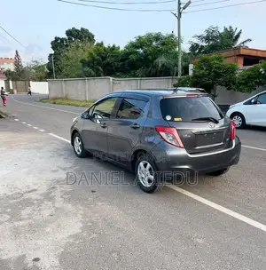Toyota Vitz 1.3 AWD 3dr 2013 Gray