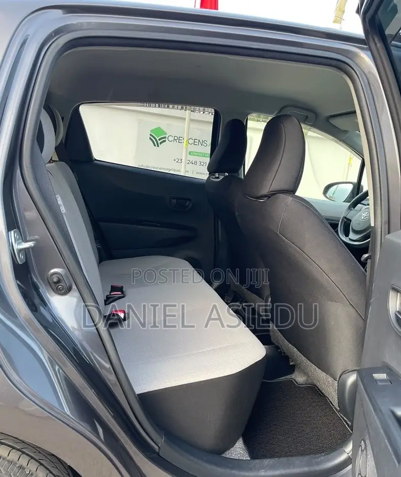Toyota Vitz 1.3 AWD 3dr 2013 Gray