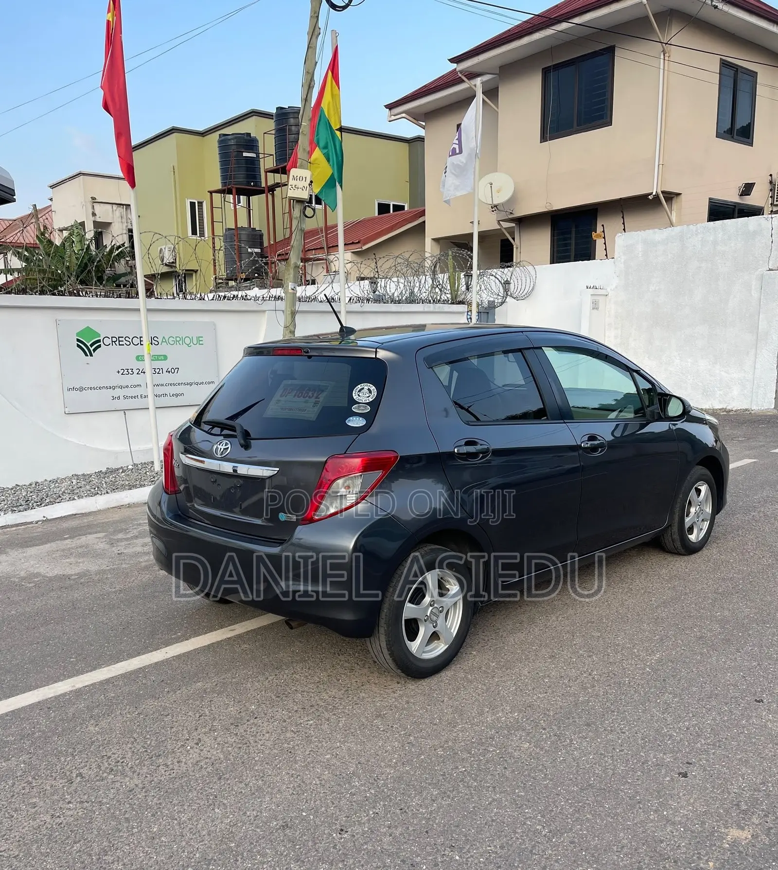 Toyota Vitz 1.3 AWD 3dr 2013 Gray