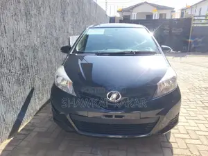 Toyota Vitz 1.3 AWD 3dr 2012 Black