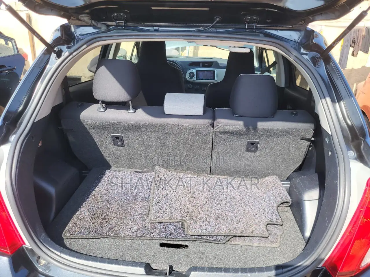 Toyota Vitz 1.3 AWD 3dr 2012 Black
