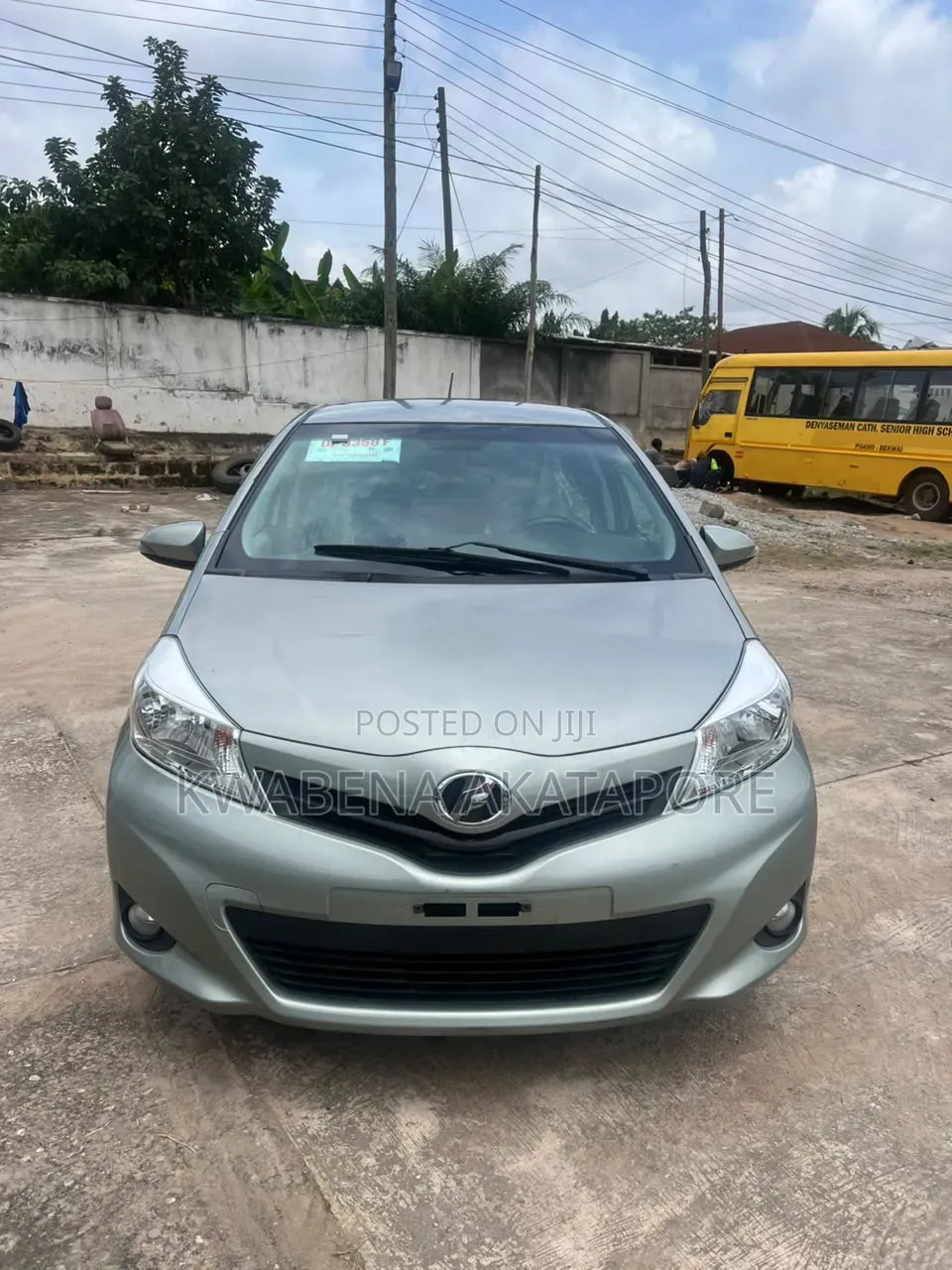 Toyota Vitz 1.5 FWD 5dr 2014 Green