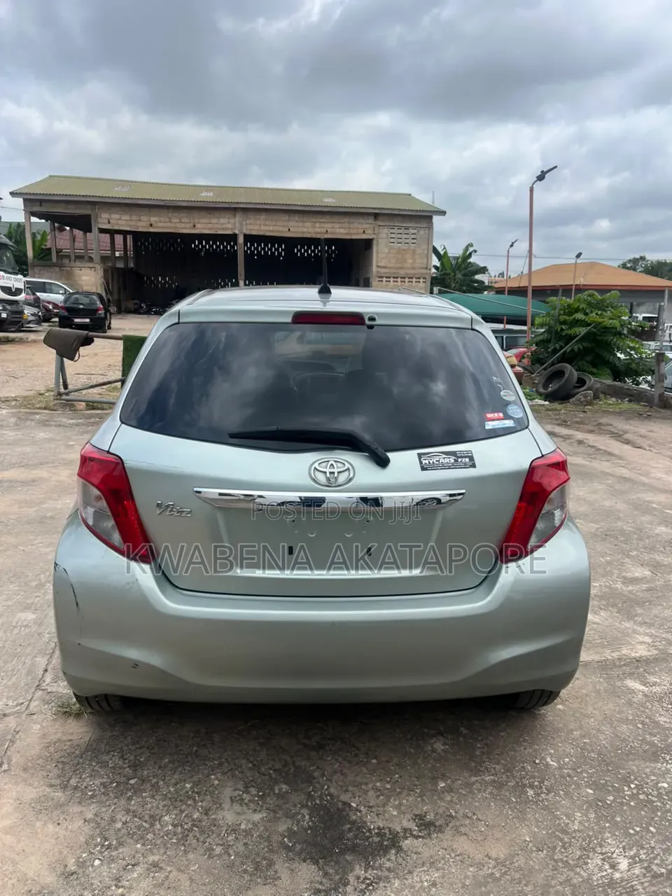 Toyota Vitz 1.5 FWD 5dr 2014 Green