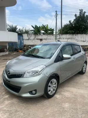 Toyota Vitz 1.5 FWD 5dr 2014 Green