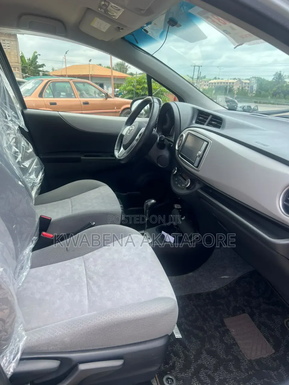Toyota Vitz 1.5 FWD 5dr 2014 Green