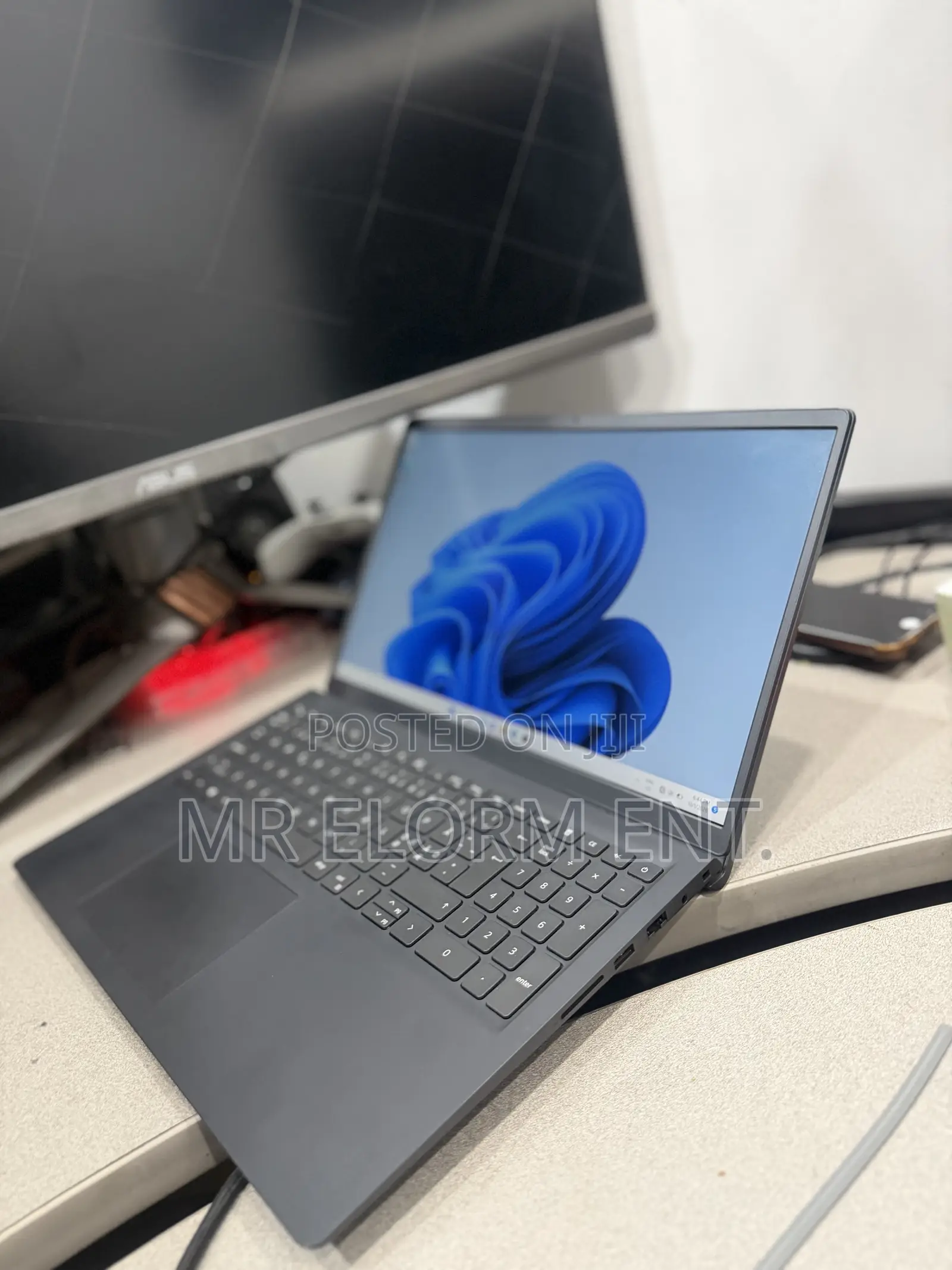 Laptop Dell Vostro 15 3515 8GB AMD Ryzen 5 SSD 256GB