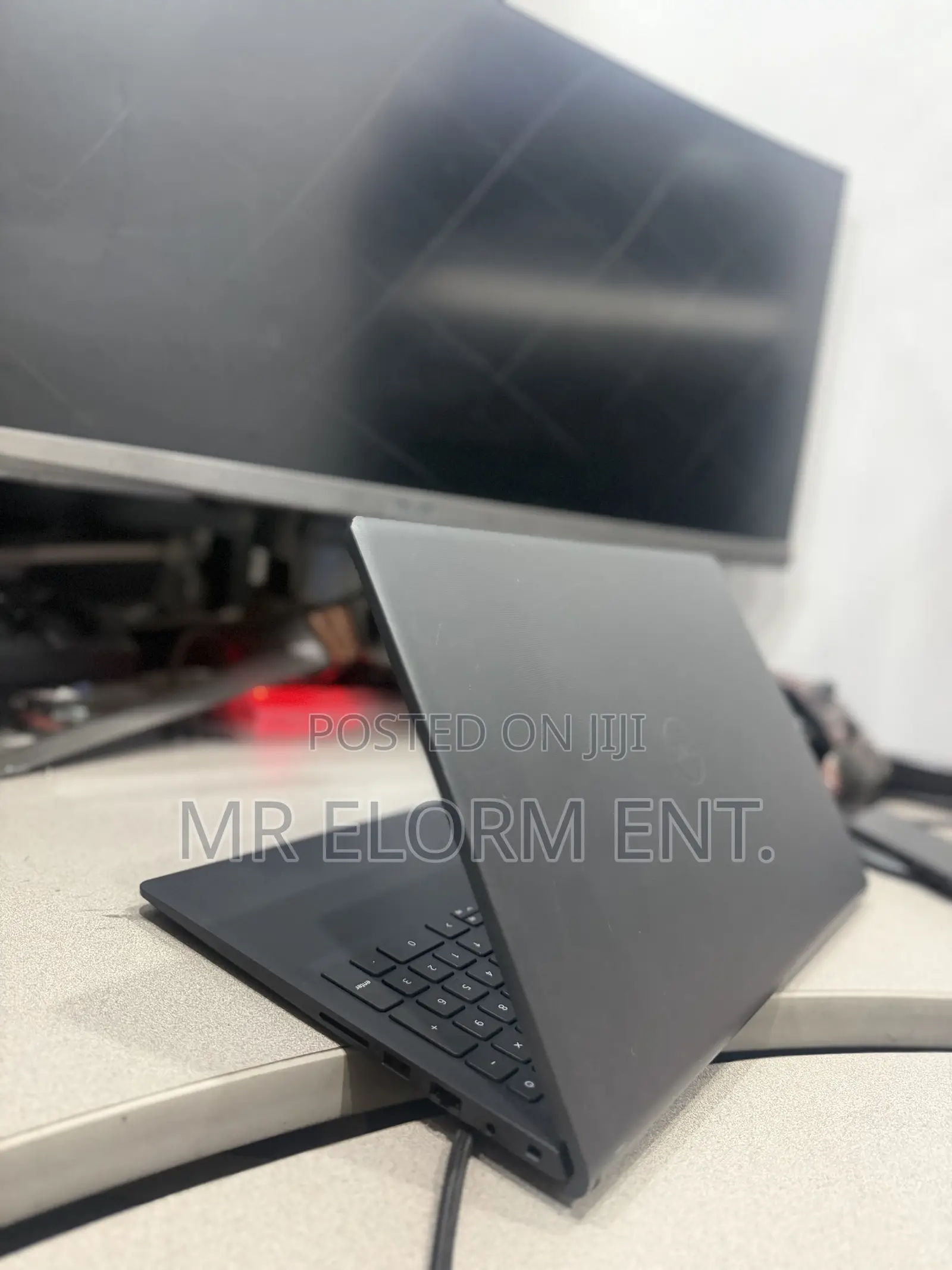 Laptop Dell Vostro 15 3515 8GB AMD Ryzen 5 SSD 256GB