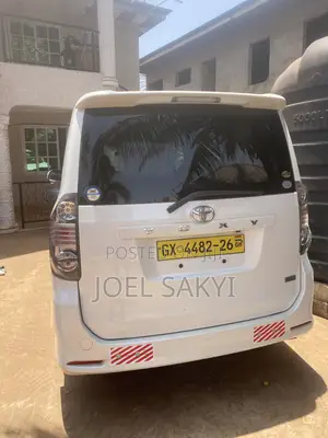 Toyota Voxy - Mini Van for Hiring!