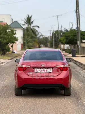 Toyota Corolla LE (1.8L 4cyl 2A) 2018 Red