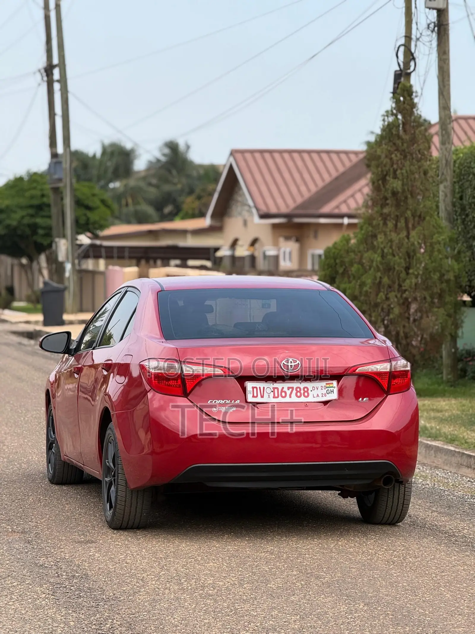 Toyota Corolla LE (1.8L 4cyl 2A) 2018 Red