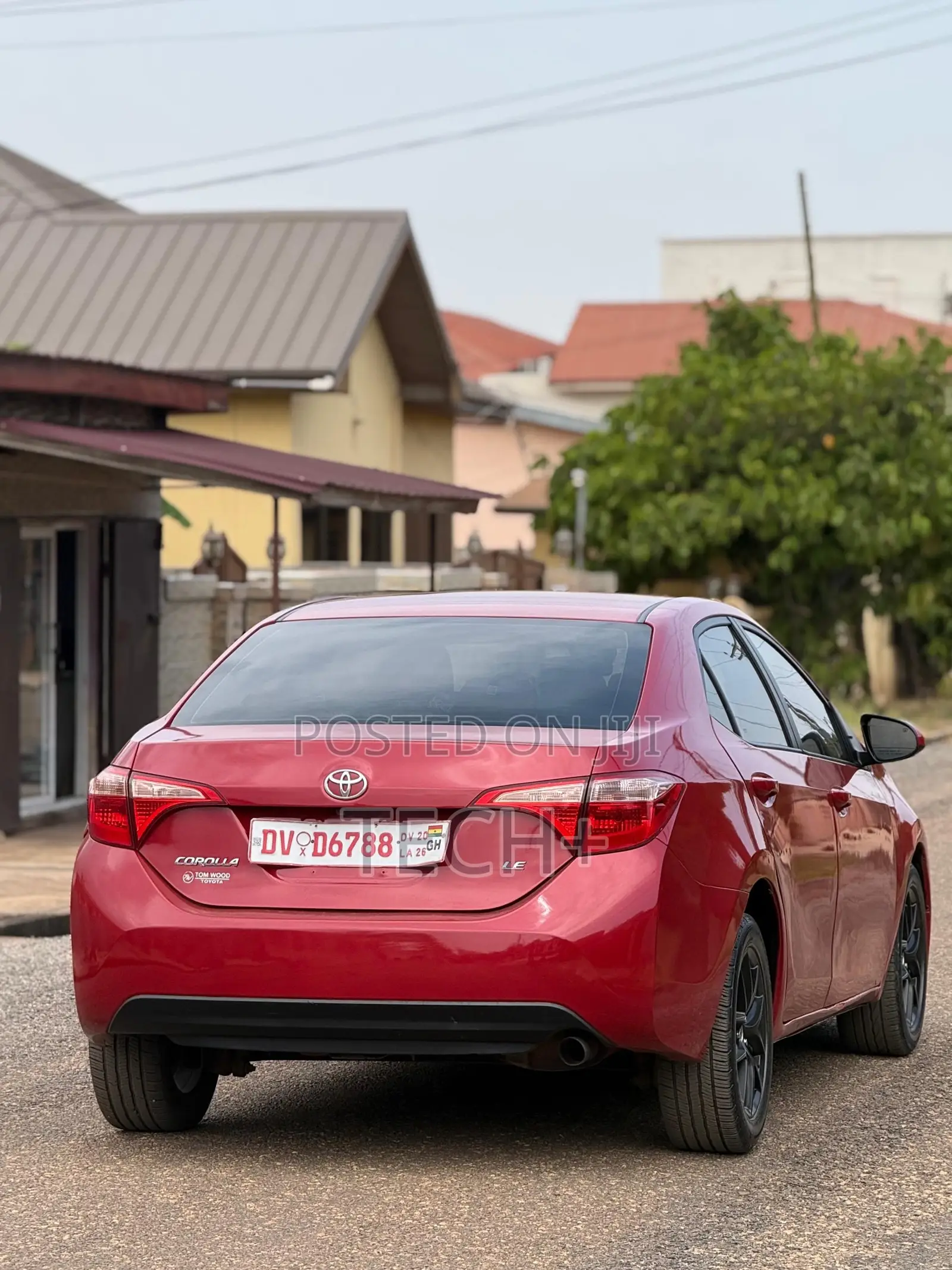 Toyota Corolla LE (1.8L 4cyl 2A) 2018 Red