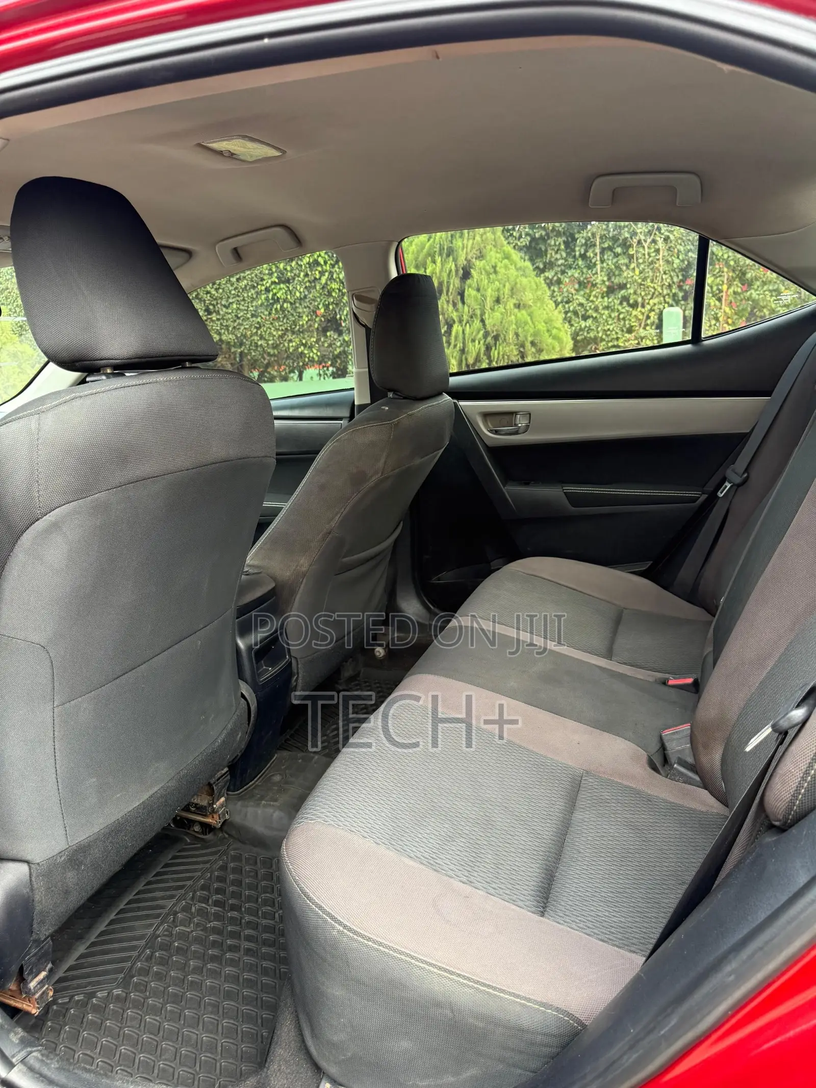 Toyota Corolla LE (1.8L 4cyl 2A) 2018 Red