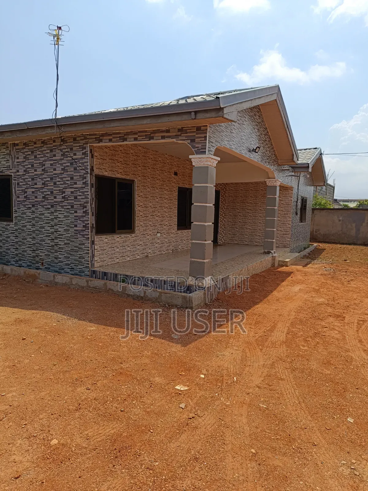 9bdrm House in New Land Estate, Peace Clinic Area for sale