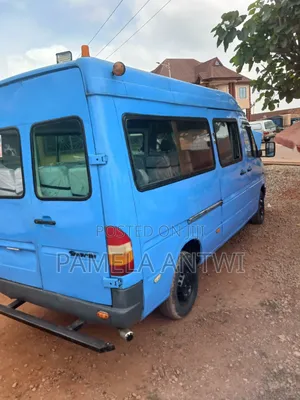 Mercedes-Benz Sprinter 2005 Blue