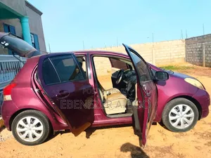 Toyota Vitz 1.5 FWD 3dr 2008 Red