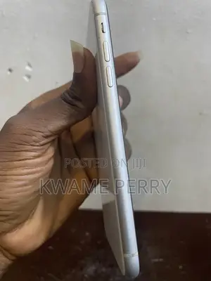 Apple iPhone XR 64 GB White