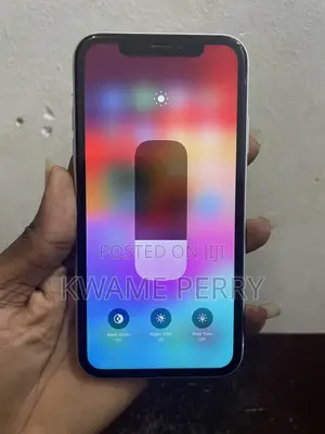 Apple iPhone XR 64 GB White