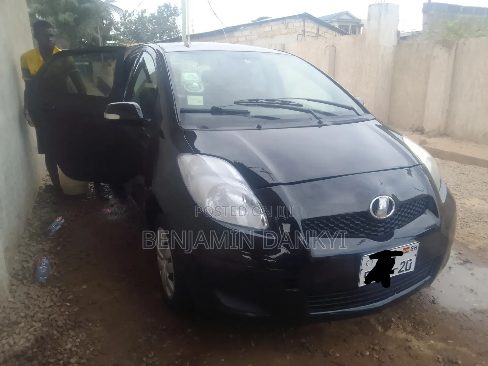 Toyota Vitz 2010 Black