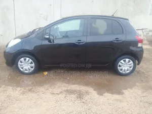Toyota Vitz 2010 Black