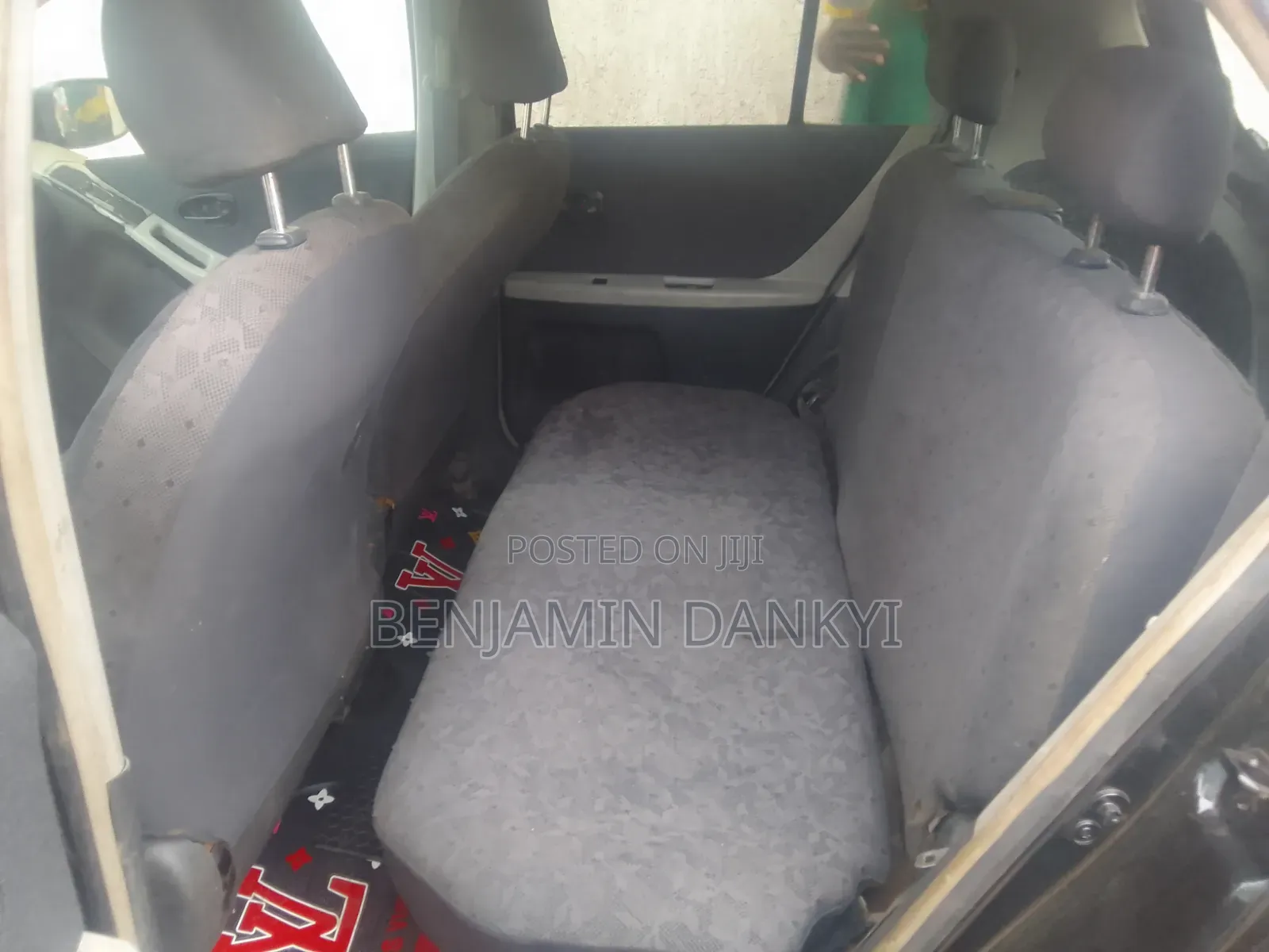 Toyota Vitz 2010 Black