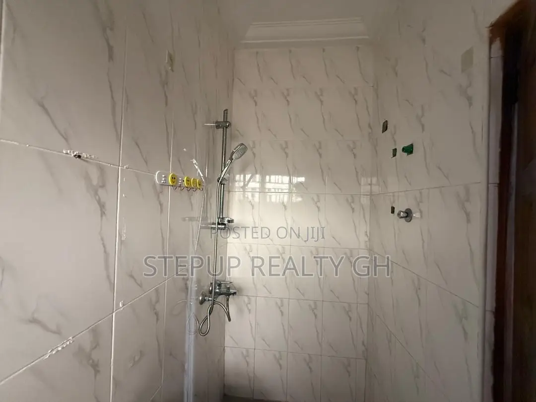 2bdrm Apartment in A&C Mall East Legon for rent