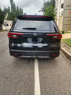 Toyota Grand Highlander Hybrid 2025 Black