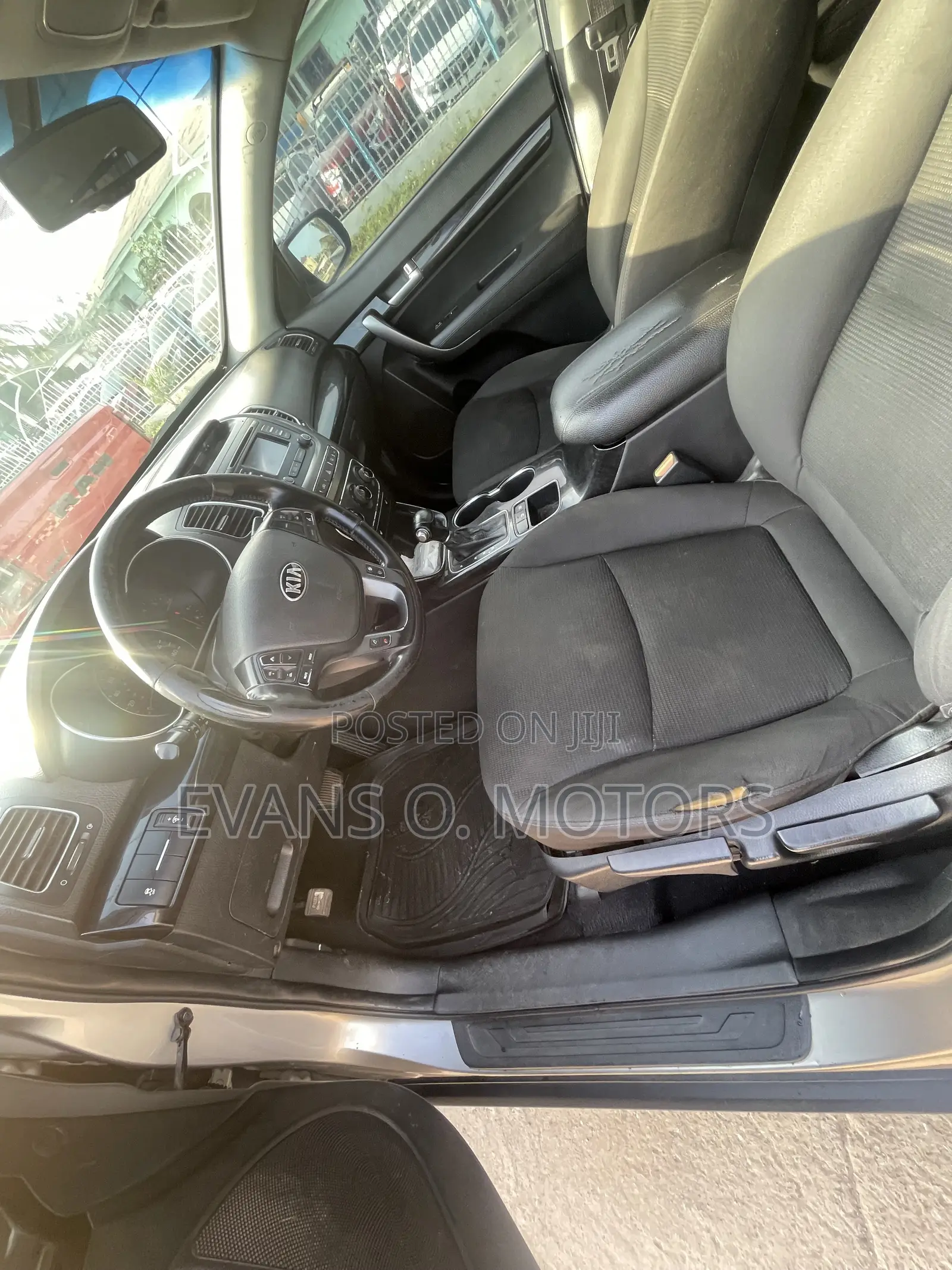 Kia Sorento LX 4dr SUV (2.4L 4cyl 6A) 2014 Gray
