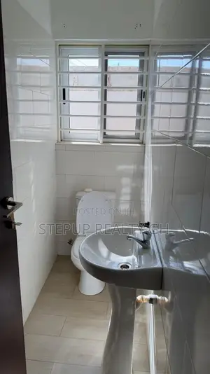2bdrm House in Lakeside Estate for rent