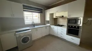2bdrm House in Lakeside Estate for rent