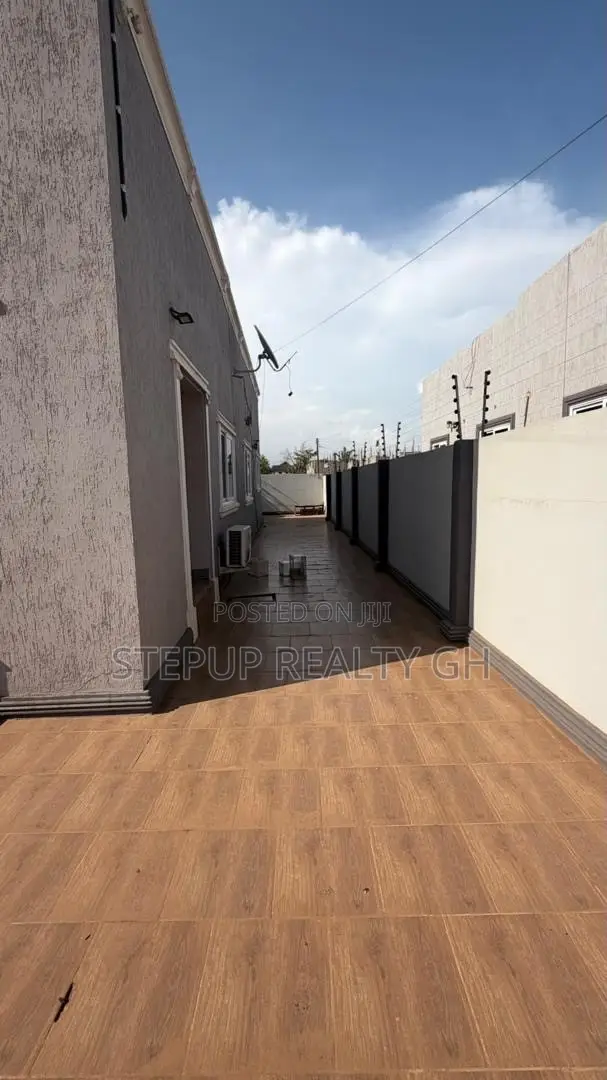 2bdrm House in Lakeside Estate for rent