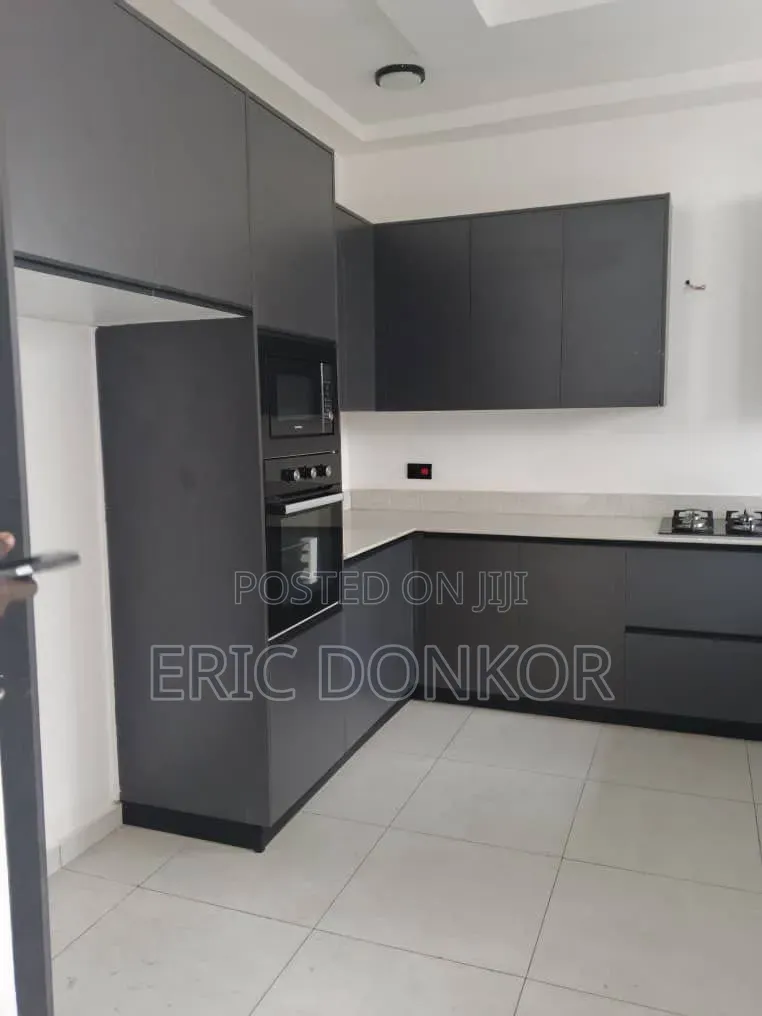 3bdrm Duplex in Botwe School Juntion, Accra Metropolitan for rent