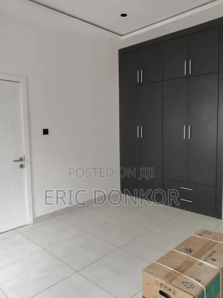 3bdrm Duplex in Botwe School Juntion, Accra Metropolitan for rent