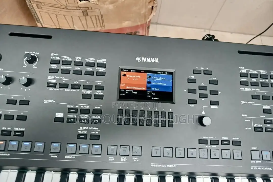 Yamaha SX620 61-Keys Digital Keyboard