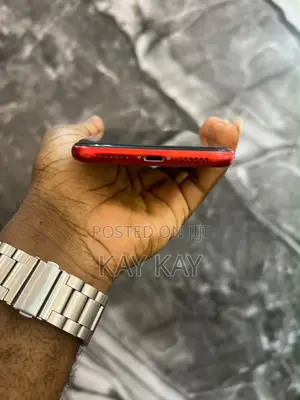Apple iPhone XR 64 GB Red