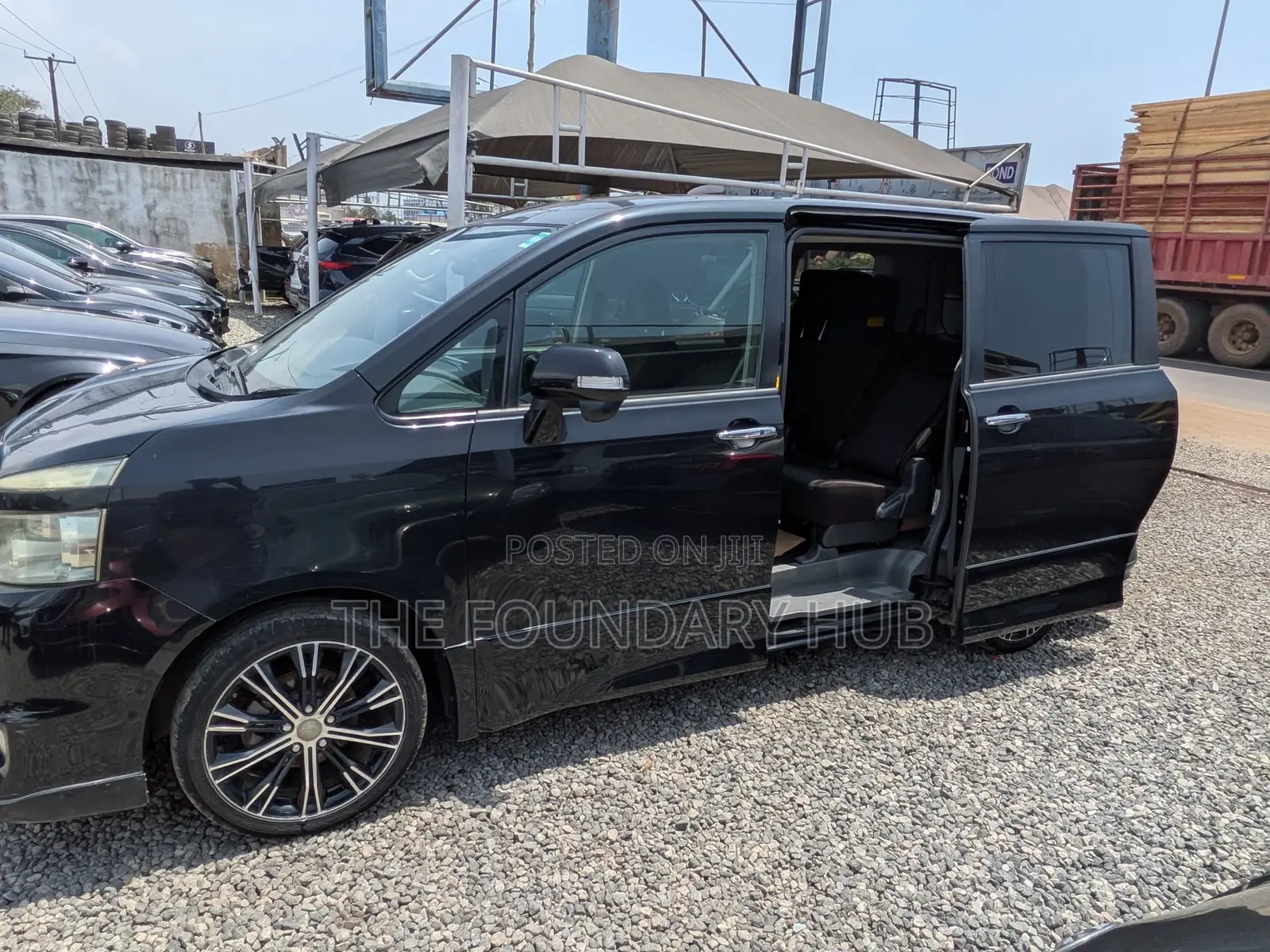Toyota Voxy X 4WD 8-Seater 2010 Black