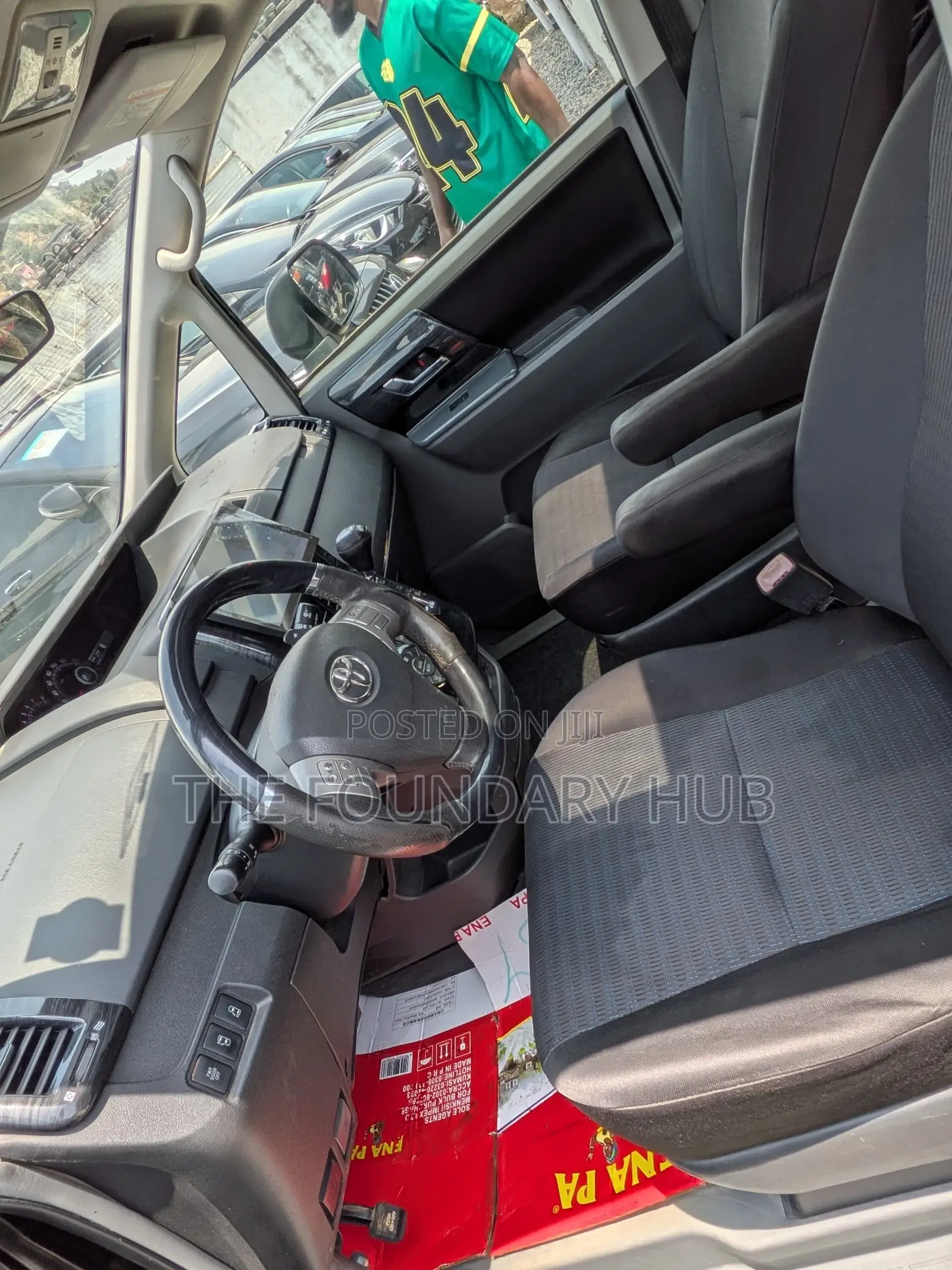 Toyota Voxy X 4WD 8-Seater 2010 Black