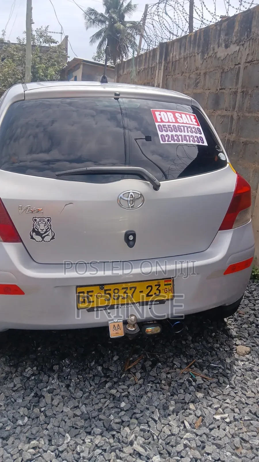 Toyota Vitz 2010 Silver