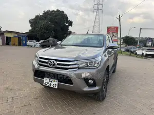 Toyota Hilux SR5 4x4 2017 Gray