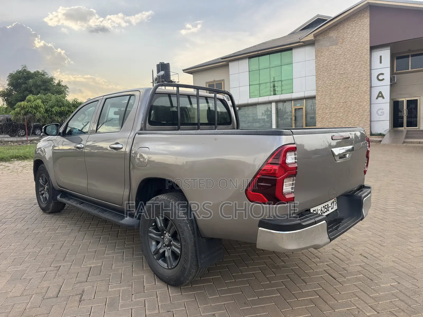 Toyota Hilux SR5 4x4 2017 Gray