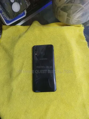 Samsung Galaxy A30 32 GB Black