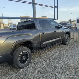 Toyota Tundra 2024 Gray