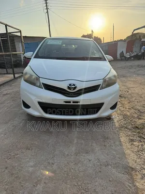 Toyota Vitz 1.5 FWD 5dr 2013 White