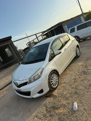 Toyota Vitz 1.5 FWD 5dr 2013 White