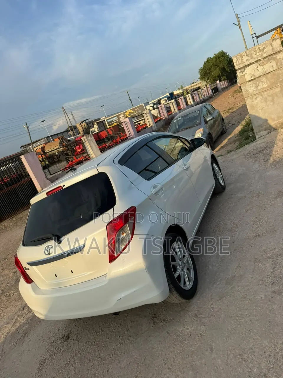 Toyota Vitz 1.5 FWD 5dr 2013 White