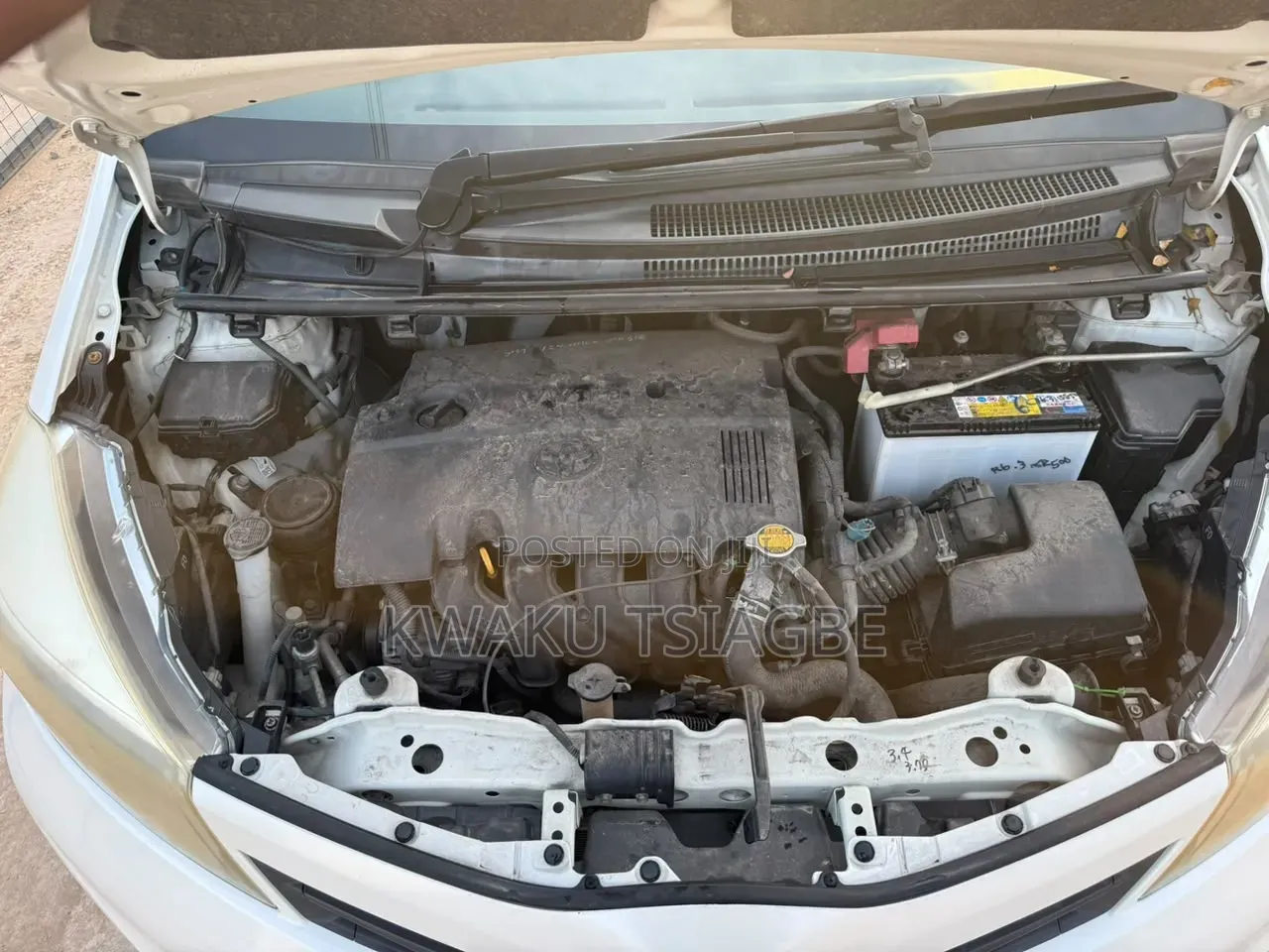 Toyota Vitz 1.5 FWD 5dr 2013 White