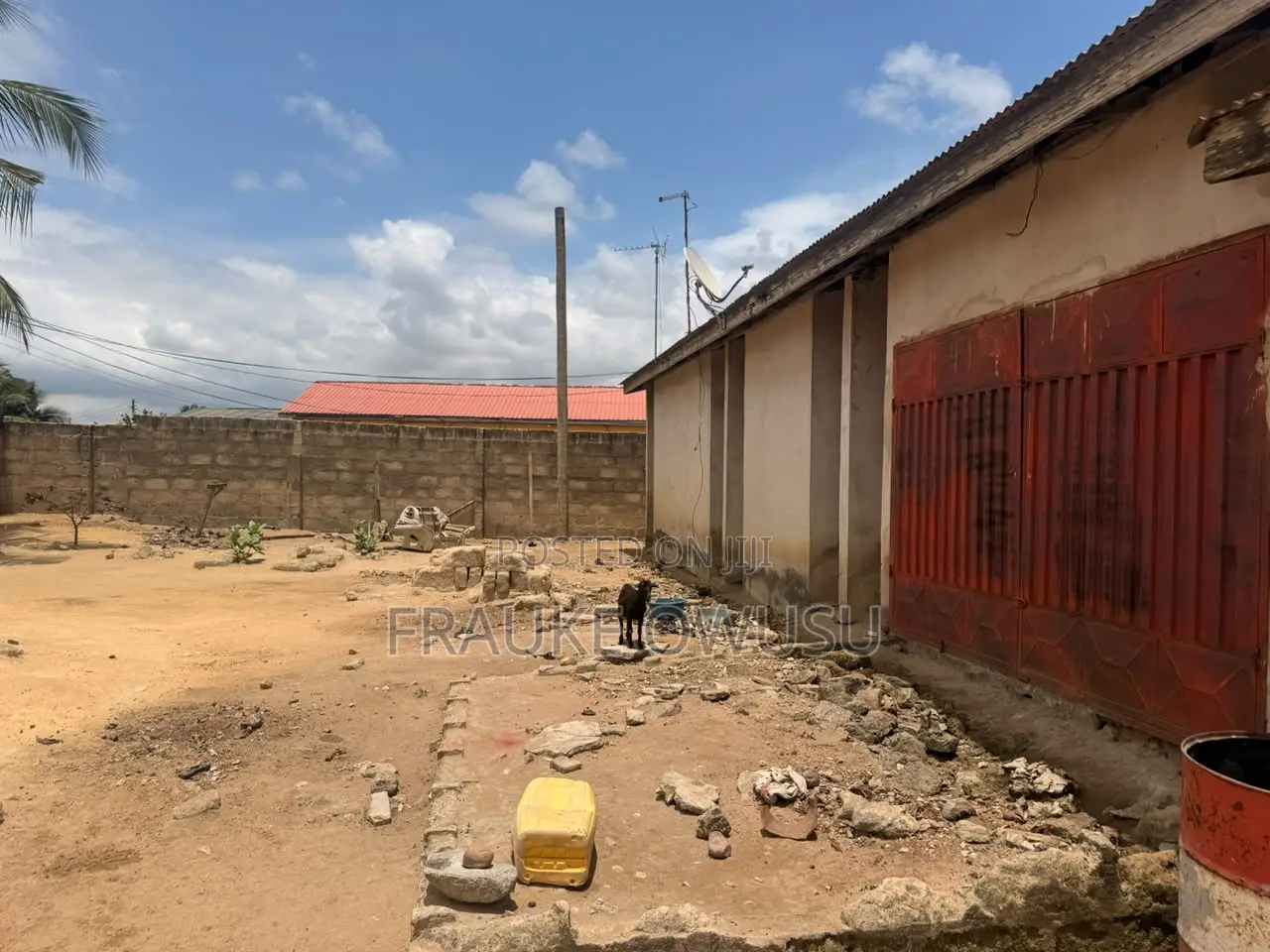 6bdrm House in Akweley for sale