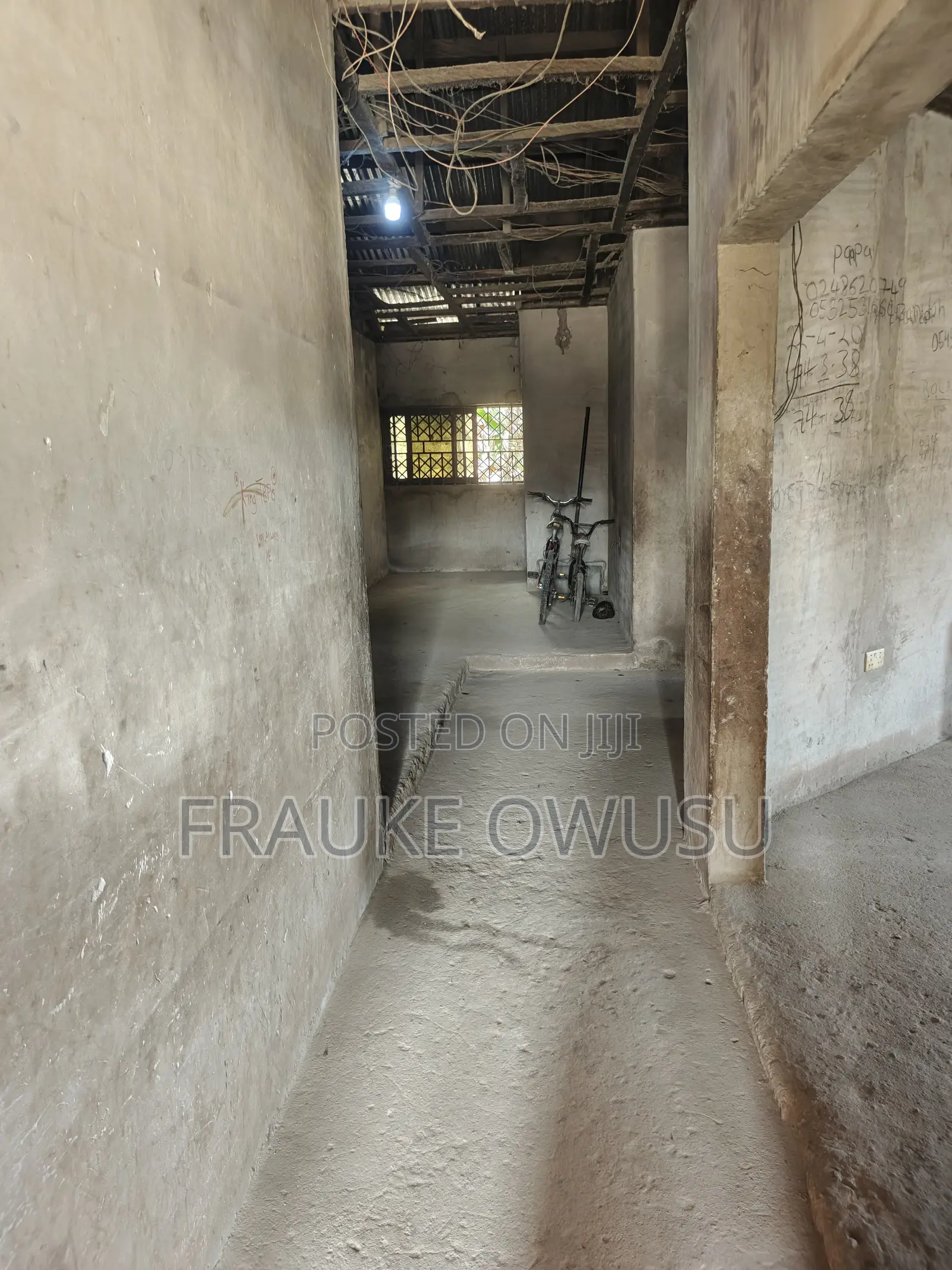 6bdrm House in Akweley for sale